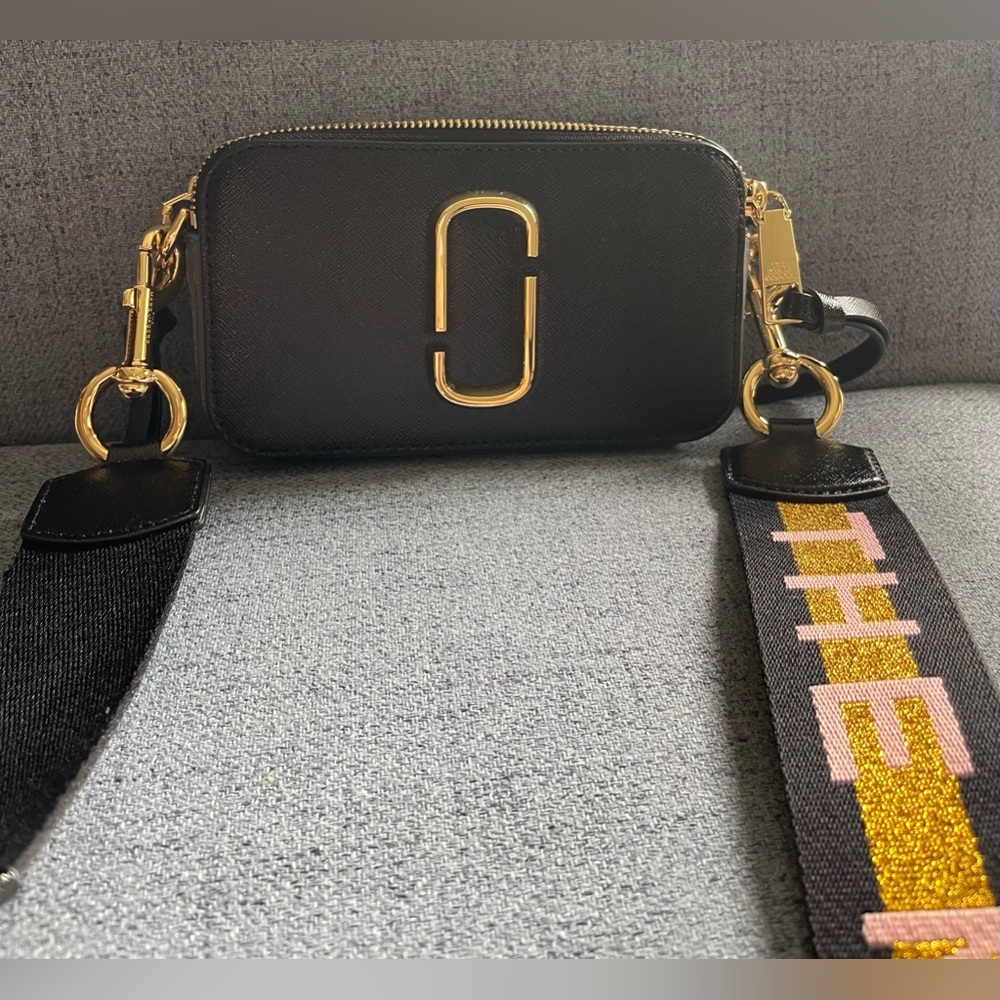 Authentic Marc jacobs snapshot crossbody bag